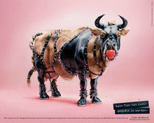 Laden Sie das Bild in den Galerie-Viewer, Postkarte - Kein Tier hat Lust, gequält zu werden - Kuh (DE/EN)